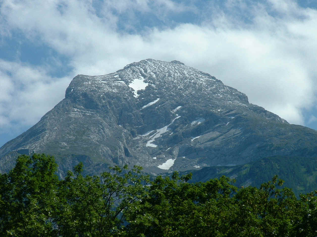 Der Watzmann - aus dem Garten fotografiert